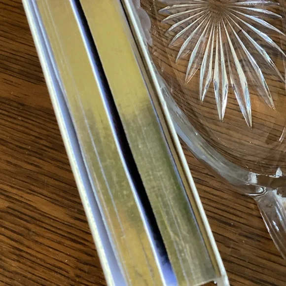 White Holy Bible - KJV Edition - Picture 2 of 5